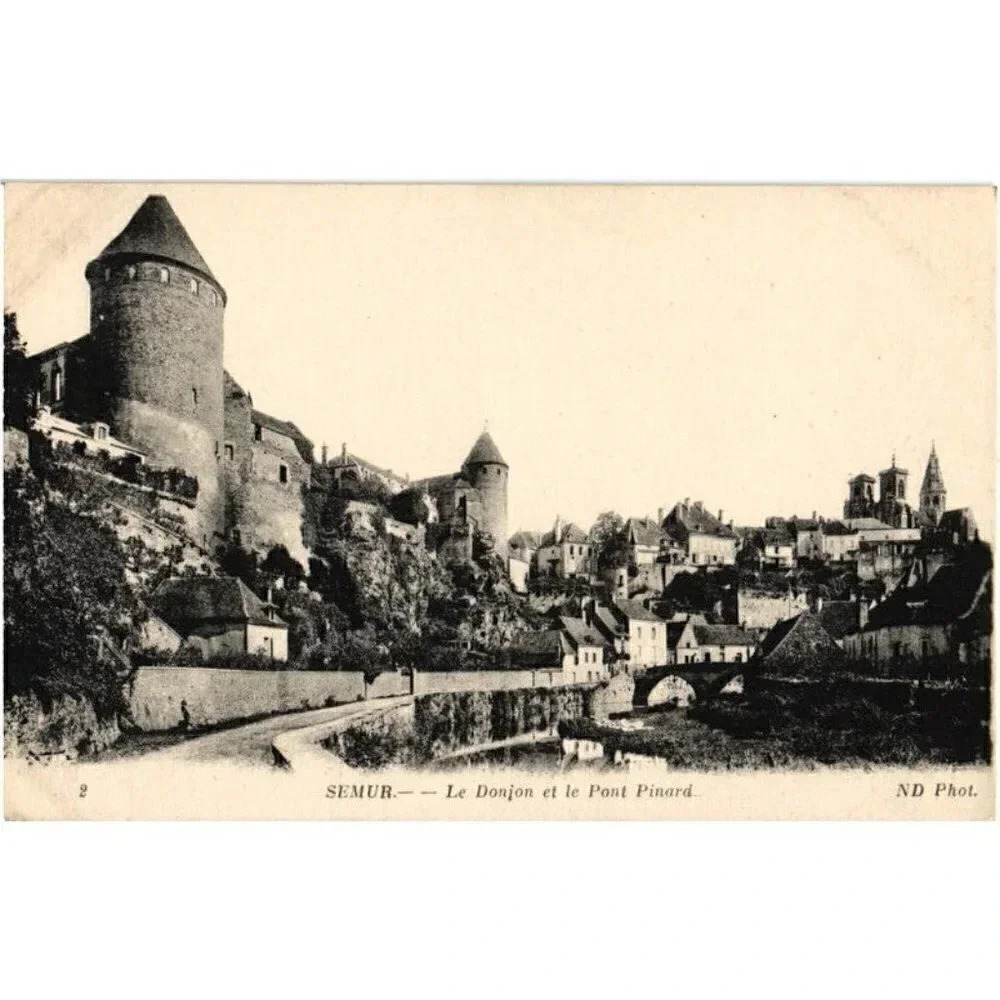 SEMUR.- Le Donjon et le Pont Pinard Postcard
